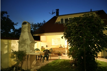 Słowacja Privát Poruba, Zewnątrz